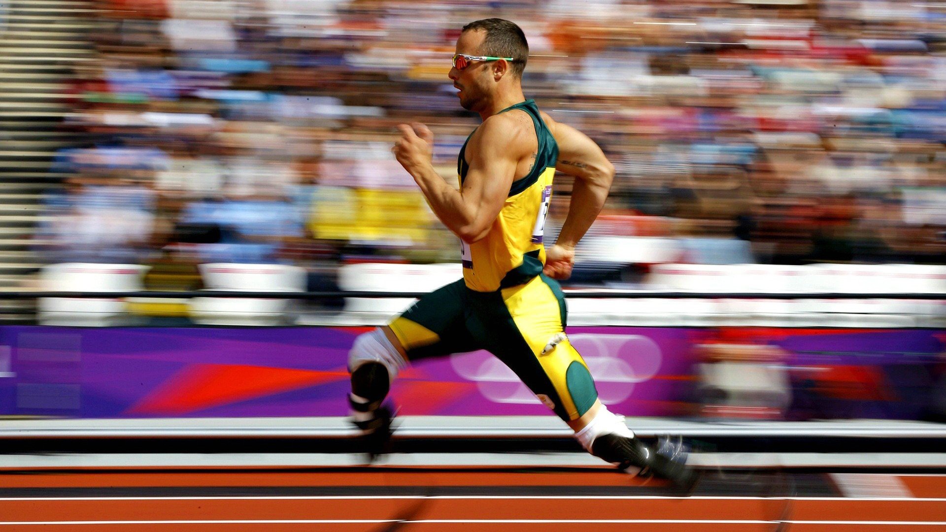 爱游戏体育-“惊心瞬间:赛场上的火花四溅”