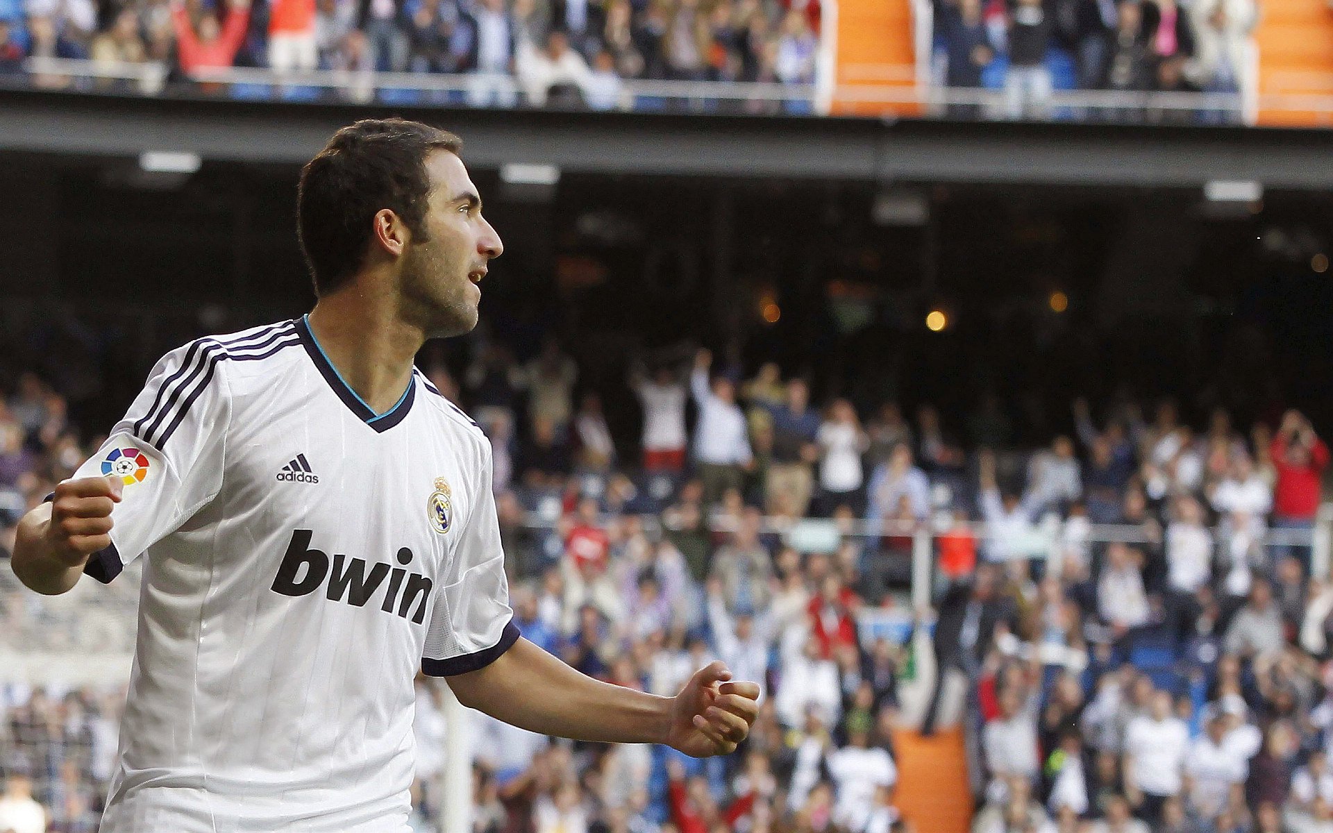 爱游戏赛事中心-“激烈战役:球迷热血沸腾的最新精彩对决”,激烈战斗是什么意思